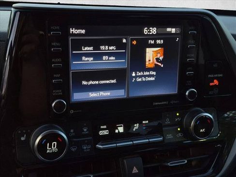 Used 2020 Toyota Highlander XLE FWD image 17