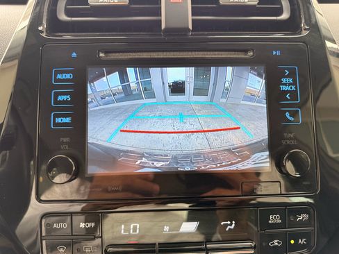 Used 2017 Toyota Prius Three Touring FWD image 20