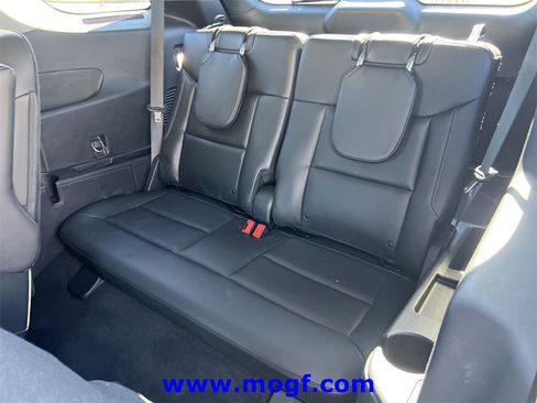 Used 2021 Ford Explorer XLT w/ Equipment Group 202A image 22