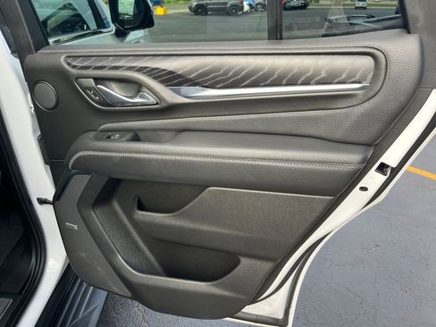 Used 2023 GMC Yukon Denali image 28