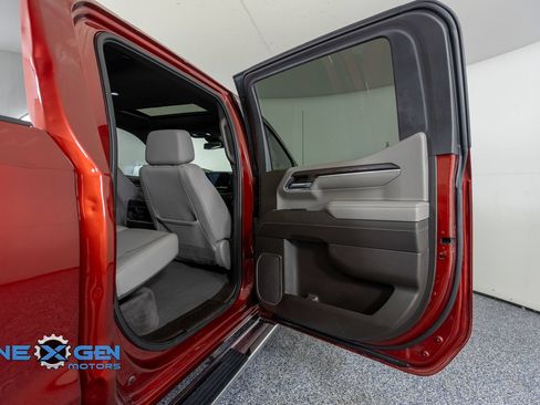 Used 2023 GMC Sierra 1500 SLT AWD/4WD image 33