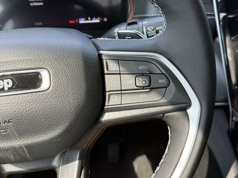 New 2025 Jeep Grand Cherokee L Altitude RWD image 22