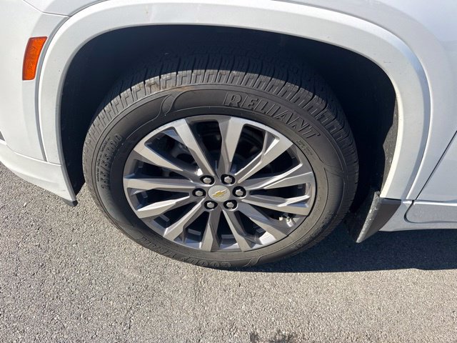 Used 2023 Chevrolet Traverse Premier w/ LPO, Floor Liner Package AWD/4WD image 8