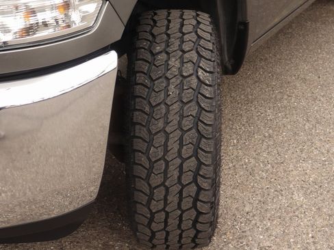 Used 2013 RAM 2500 Tradesman w/ Chrome Appearance Group image 39