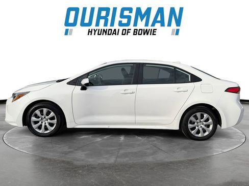 Used 2024 Toyota Corolla LE image 3