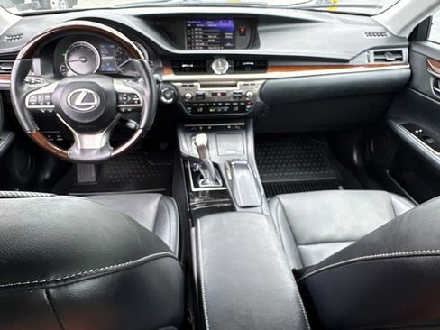 Used 2017 Lexus ES 350 w/ Navigation System Package FWD image 16