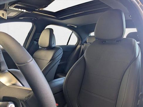 Used 2025 Mercedes-Benz C 300 Sedan image 14