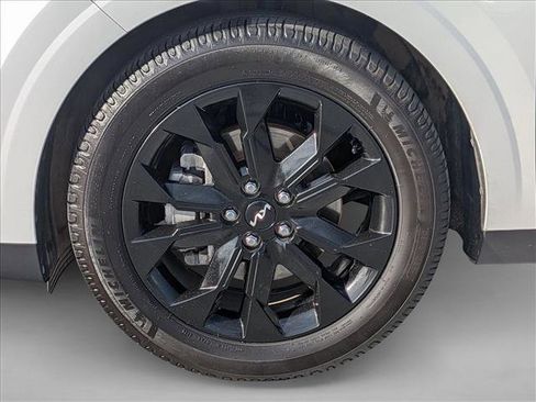 Used 2022 Kia Carnival SX Prestige FWD image 25
