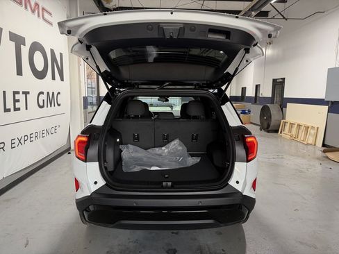 New 2026 GMC Terrain Elevation w/ Black Edition image 32