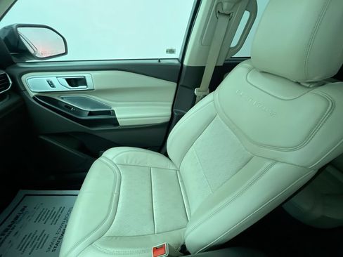 Used 2020 Ford Explorer Platinum AWD/4WD image 24