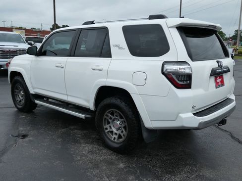 Used 2018 Toyota 4Runner TRD Off-Road Premium w/ TRD Performance Package AWD/4WD image 7