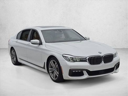 Used 2018 BMW 740i RWD image 3