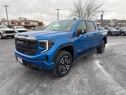 Used 2024 GMC Sierra 1500 AT4 w/ Technology Package image 3