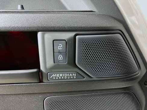 New 2026 Land Rover Defender 110 OCTA image 20