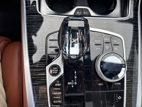 Used 2022 BMW X7 M50i w/ Executive Package image 16