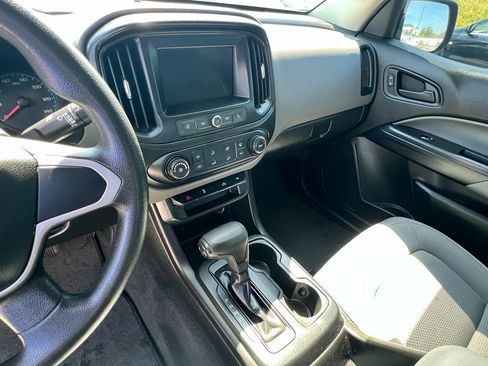 Used 2020 Chevrolet Colorado W/T w/ WT Convenience Package image 37