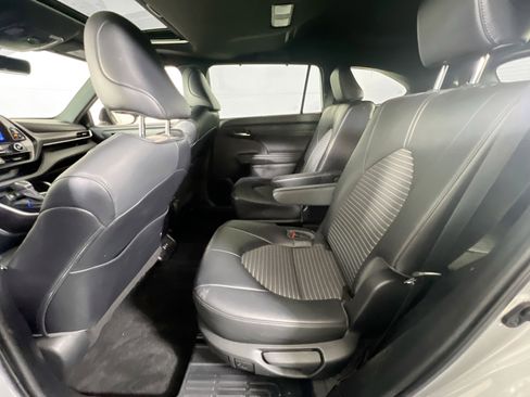 Used 2023 Toyota Highlander XSE AWD/4WD image 22