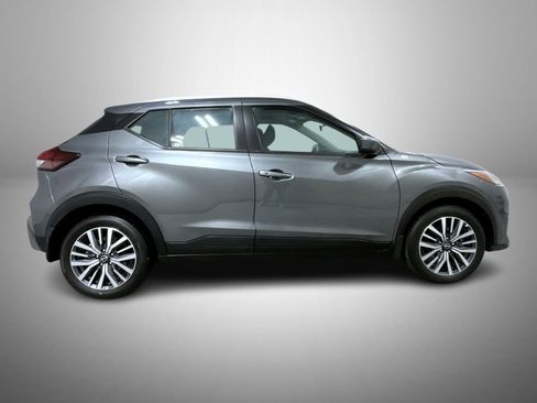 Certified 2024 Nissan Kicks SV image 4