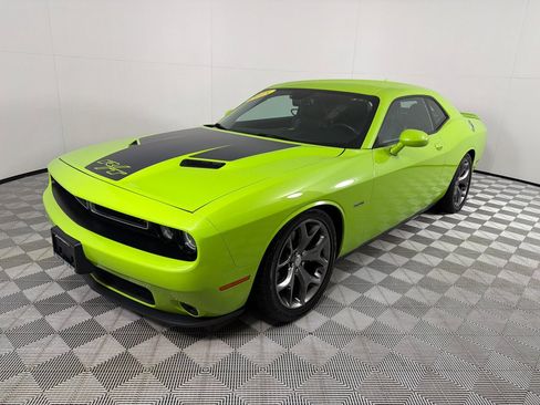 Used 2015 Dodge Challenger R/T Plus RWD image 9