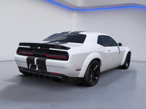 Used 2016 Dodge Challenger SRT Hellcat RWD image 3