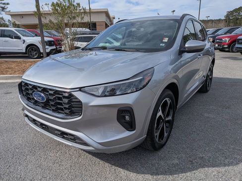 Certified 2023 Ford Escape ST-Line Select w/ Tech Pack #1 image 9