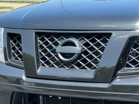 Used 2020 Nissan Frontier SV w/ Midnight Edition Floor Mats AWD/4WD image 38