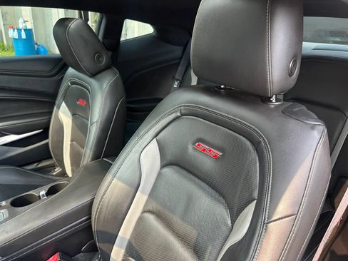 Used 2016 Chevrolet Camaro SS RWD image 9