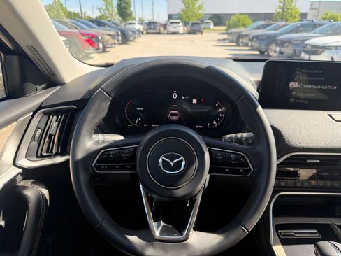 Certified 2025 MAZDA CX-70 3.3 Turbo w/ Premium Package AWD/4WD image 18