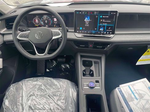 New 2026 Volkswagen Tiguan SE R-Line image 13