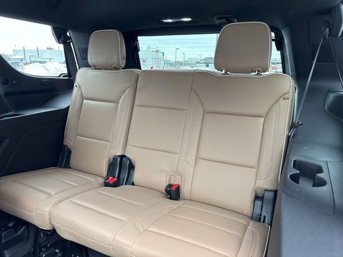 Used 2024 Chevrolet Tahoe Premier AWD/4WD image 30