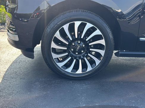 Used 2024 Lincoln Navigator Black Label AWD/4WD image 20