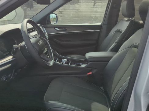 New 2026 Jeep Grand Cherokee Altitude AWD/4WD image 14