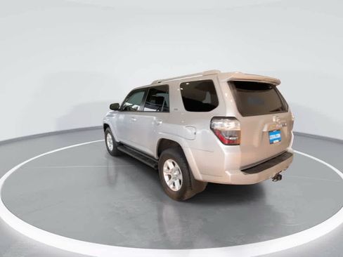Used 2016 Toyota 4Runner SR5 AWD/4WD image 6