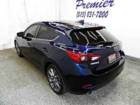 Used 2018 MAZDA MAZDA3 Touring FWD image 4