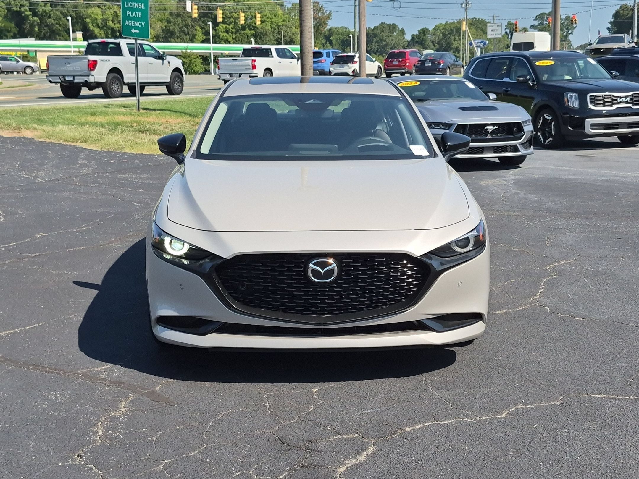 New 2026 MAZDA MAZDA3 2.5 Turbo Sedan w/Premium Plus AWD/4WD image 8