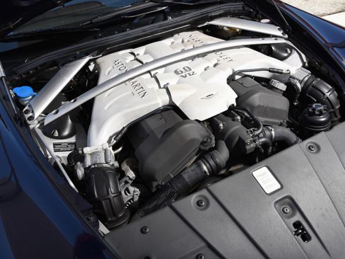 Used 2011 Aston Martin V12 Vantage Coupe RWD image 8