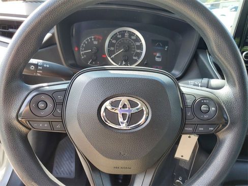 Used 2022 Toyota Corolla LE image 19
