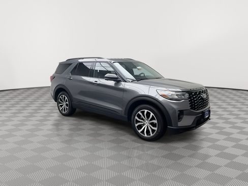 Certified 2025 Ford Explorer ST-Line AWD/4WD image 44