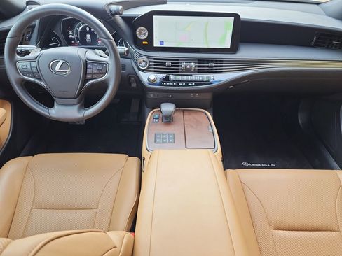 Used 2023 Lexus LS 500 w/ Accessory Package (Z2) image 24