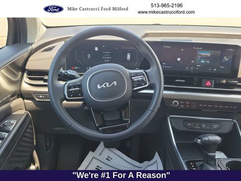 Used 2026 Kia Carnival SX w/ SX Dark Edition Package FWD image 11