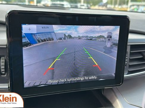 Used 2022 Ford Explorer XLT w/ XLT Sport Appearance Package image 22