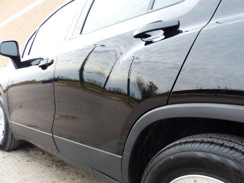 Used 2019 Chevrolet Trax LS image 29