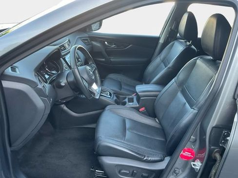 Used 2018 Nissan Rogue SL w/ Premium Package AWD/4WD image 10