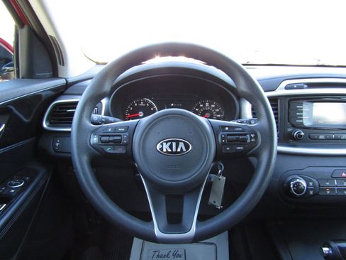Used 2017 Kia Sorento LX V6 AWD image 10