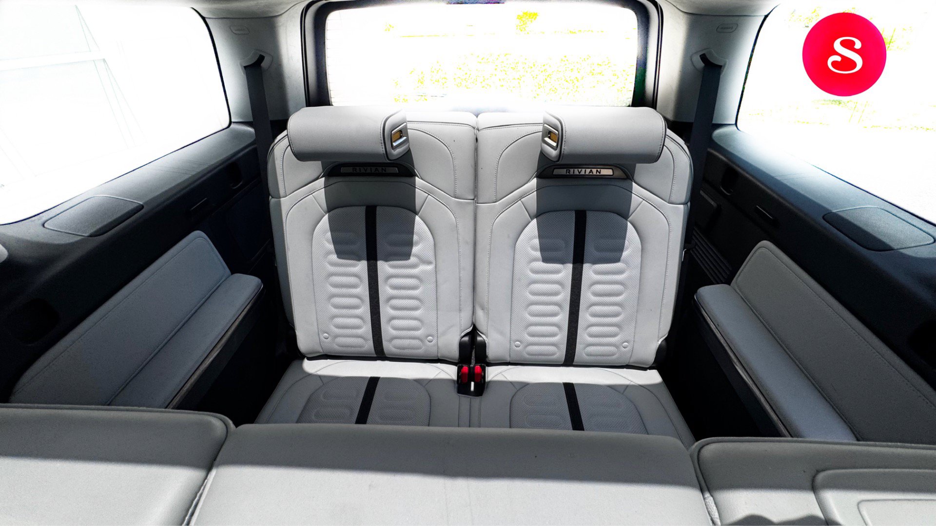 Used 2024 Rivian R1S Adventure Quad AWD/4WD image 21