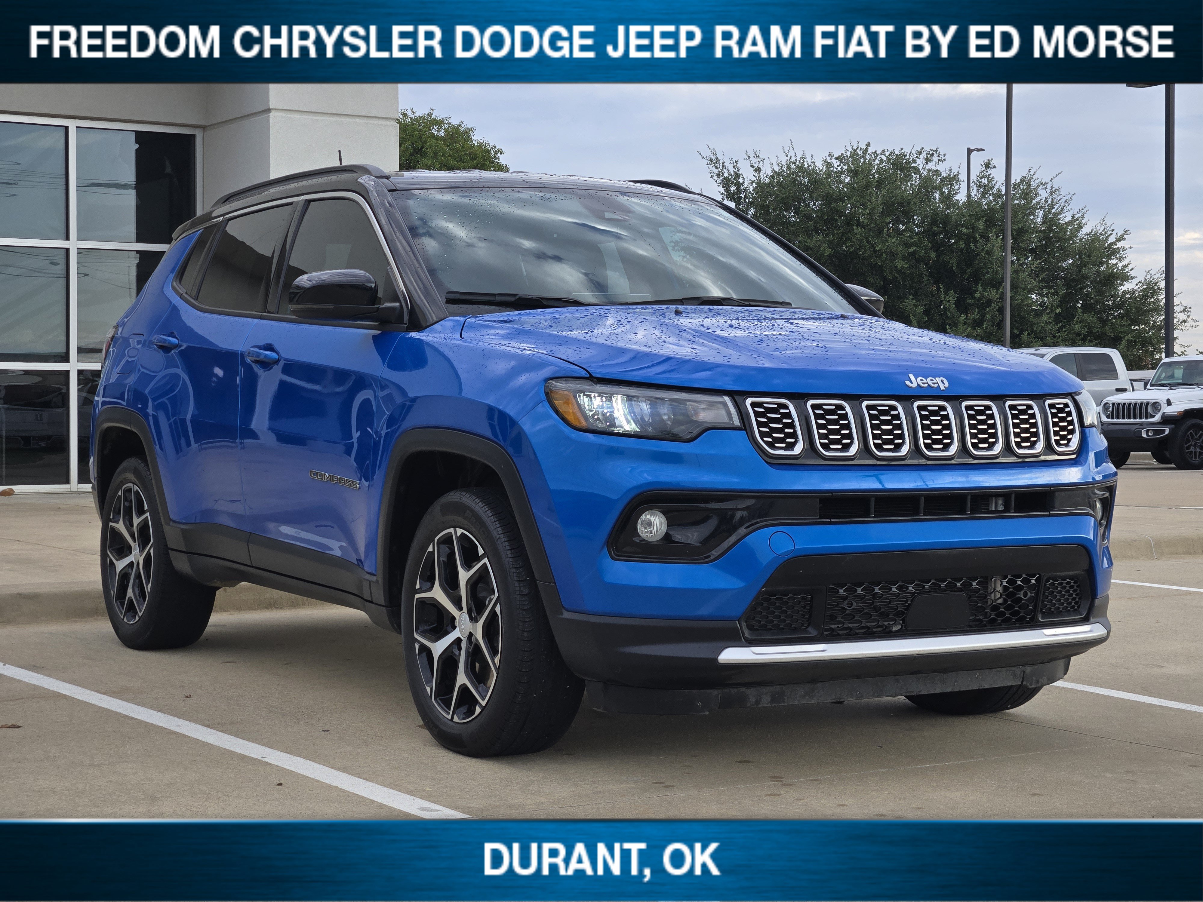 Used 2024 Jeep Compass Limited AWD/4WD image 2