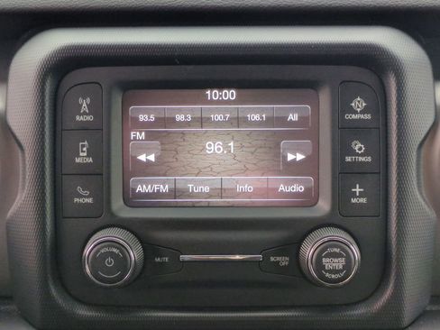 Used 2019 Jeep Wrangler Sport image 17