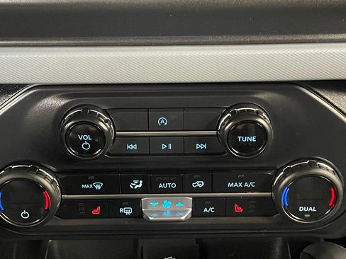 Used 2023 Ford Bronco Big Bend w/ Sasquatch Package AWD/4WD image 35