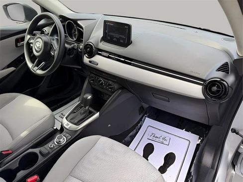 Used 2020 Toyota Yaris L FWD image 26