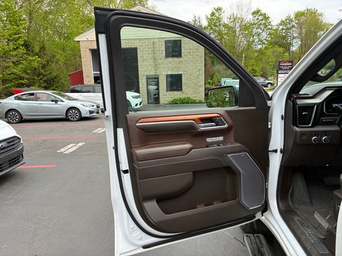 Used 2023 GMC Sierra 1500 Denali w/ Denali Reserve Package AWD/4WD image 15